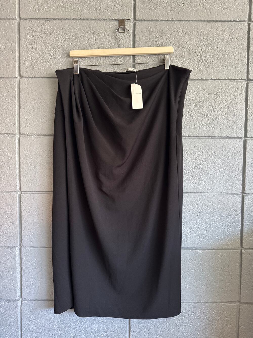 NWT Abercrombie & Fitch Draped Front Midi Skirt in Black size XLP